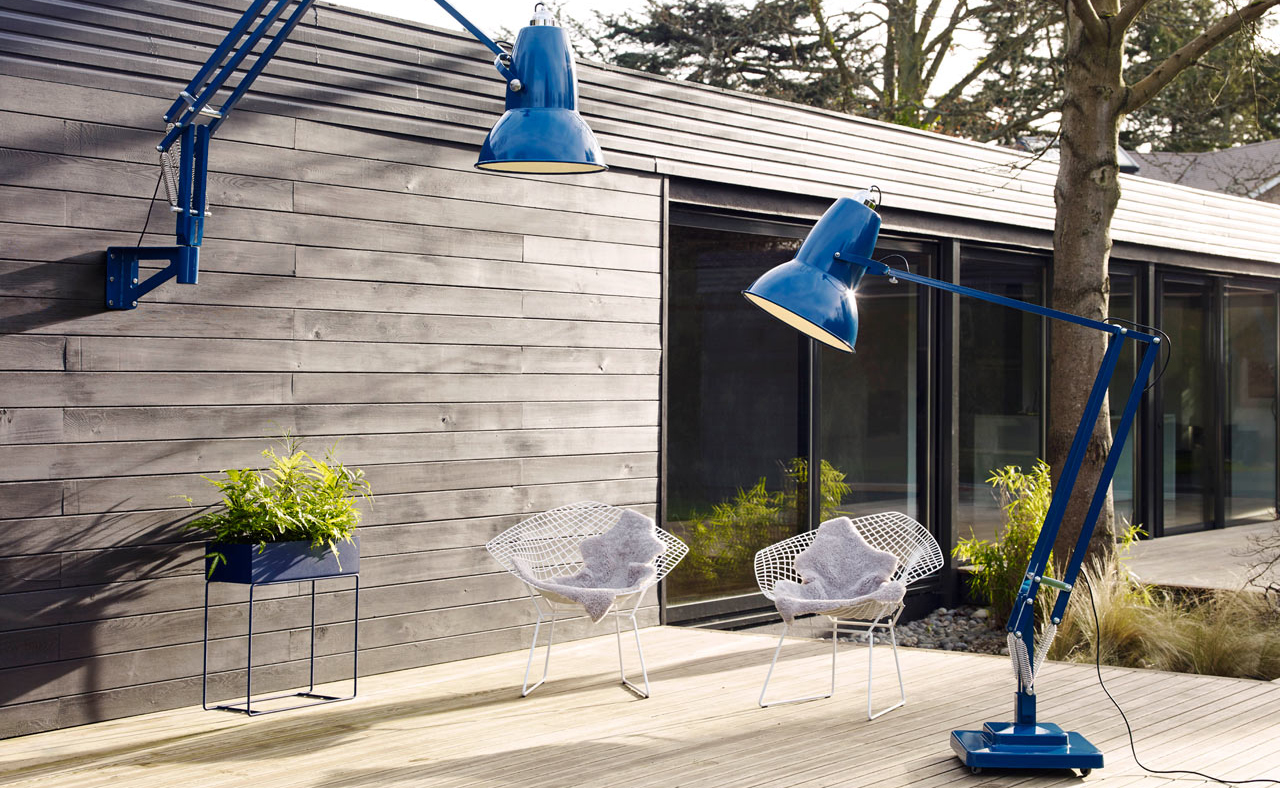 Giant_Outdoor_Lamp-1